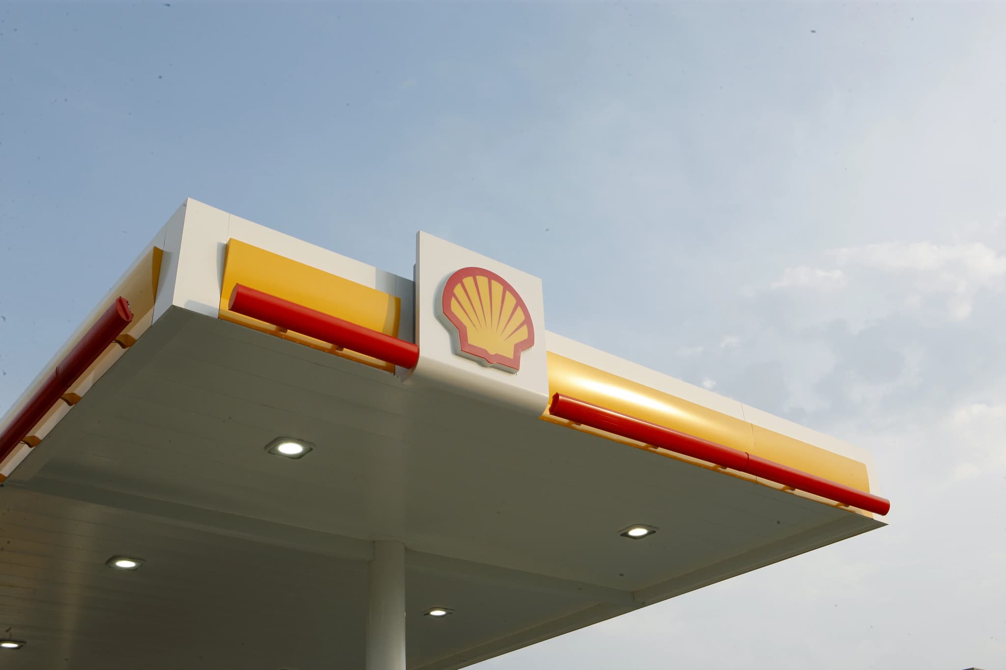 Shell เตรียมปรับโครงสร้างองค์กรครั้งใหญ่ ลดการพึ่งพาแก๊สและน้ำมันรับการเปลี่ยนผ่านด้านพลังงาน