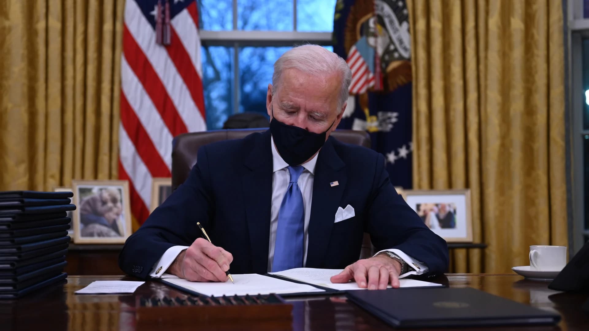 17 คำสั่ง ‘ไบเดน’ พลิกนโยบาย ‘ทรัมป์’ ตั้งแต่วันแรก