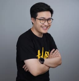 ธงชัย ชลศิริพงษ์