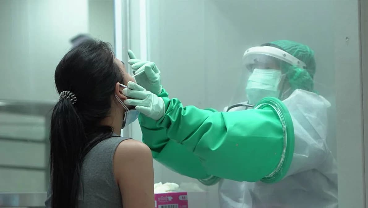 แพทย์ชี้โควิดขาลงลากยาว เวลา 4 เดือนหรือ 3+1 ไม่พอ ปรับโควิด-19 เป็นโรคประจำถิ่น