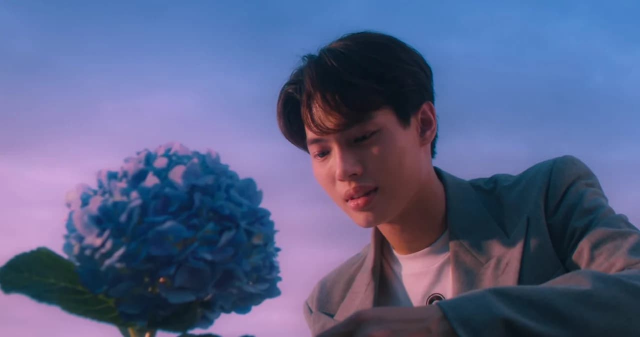 ‘วิน เมธวิน’ ถ่ายทอดอารมณ์กลัวความรักผ่านซิงเกิลใหม่ ‘แสงที่ปลายฟ้า (Silhouette)’ เพลงประกอบซีรีส์ ‘F4 Thailand’