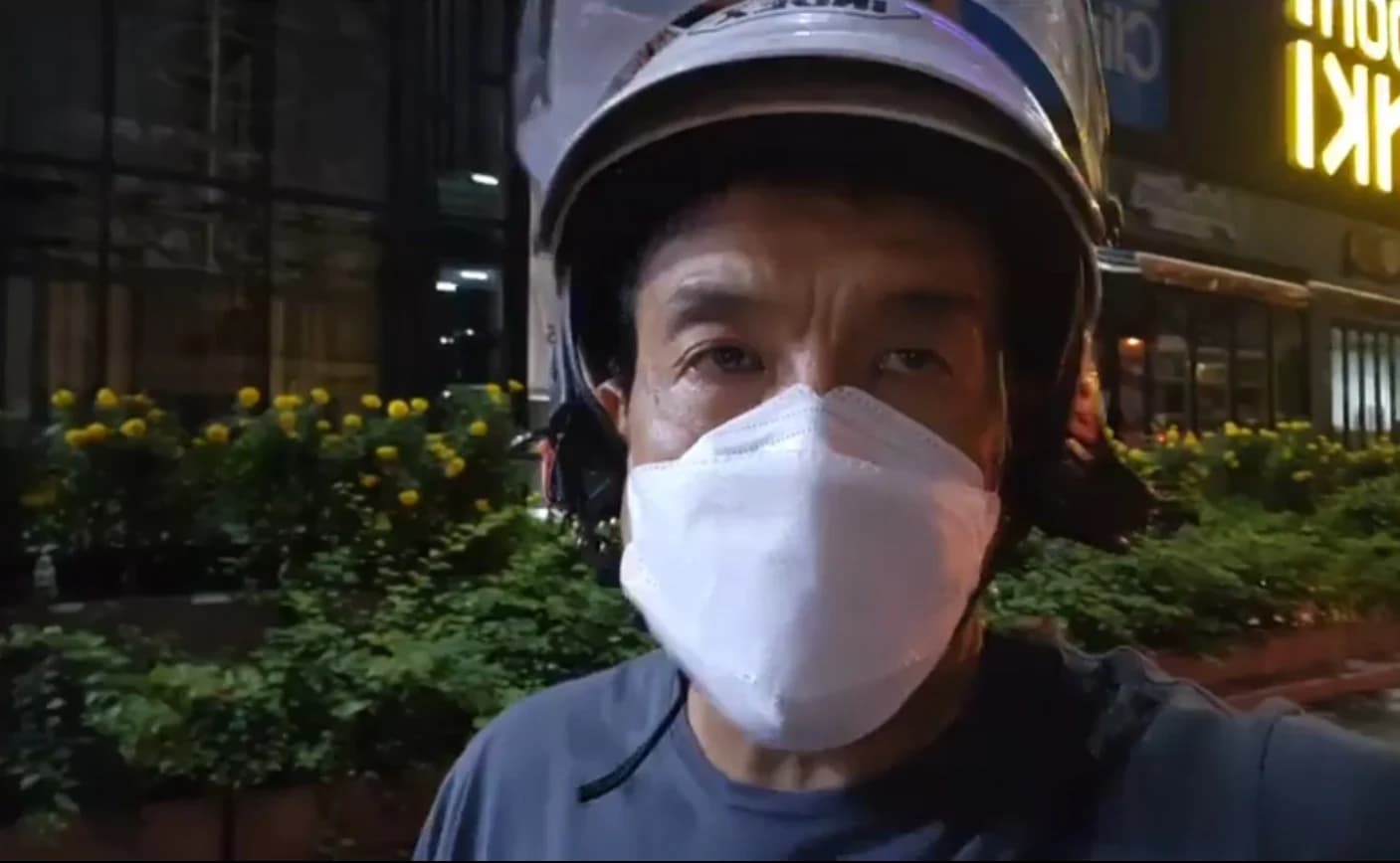 ผู้ว่าฯ ชัชชาติ นั่งวินตรวจจุดน้ำท่วม ชี้ปัญหาคือขยะถุงพลาสติกอุดตันทางระบายน้ำ