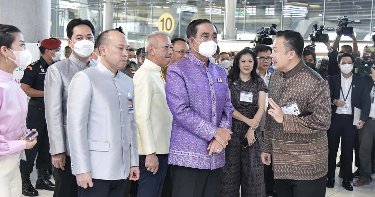 นายกฯ เรียก รมว.ท่องเที่ยวฯ-ผู้ว่า ททท. ถกรับนักท่องเที่ยวจีน-ปรับเราเที่ยวด้วยกัน เฟส 5