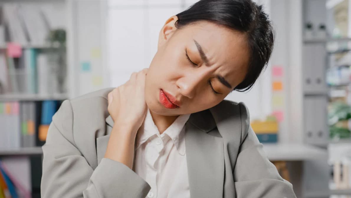 ทำความรู้จัก ‘HYBRID ACDF’ ขั้นกว่าของการผ่าตัดเปลี่ยนหมอนรองกระดูกคอ