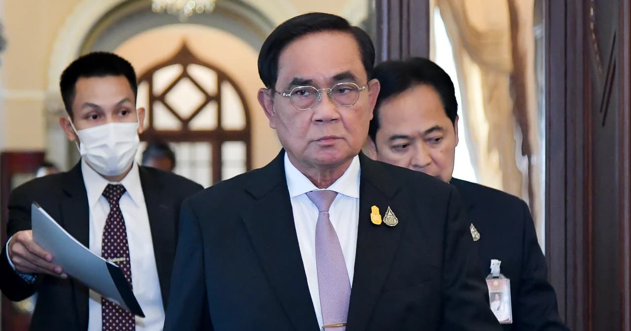 ‘พล.อ.ประยุทธ์’ ไม่กลัวถูกเช็กบิล ยันอยู่บ้านหลวงต่อ เป็นระเบียบ ทบ. บ้านตัวเองก็มีแต่ไม่ปลอดภัย