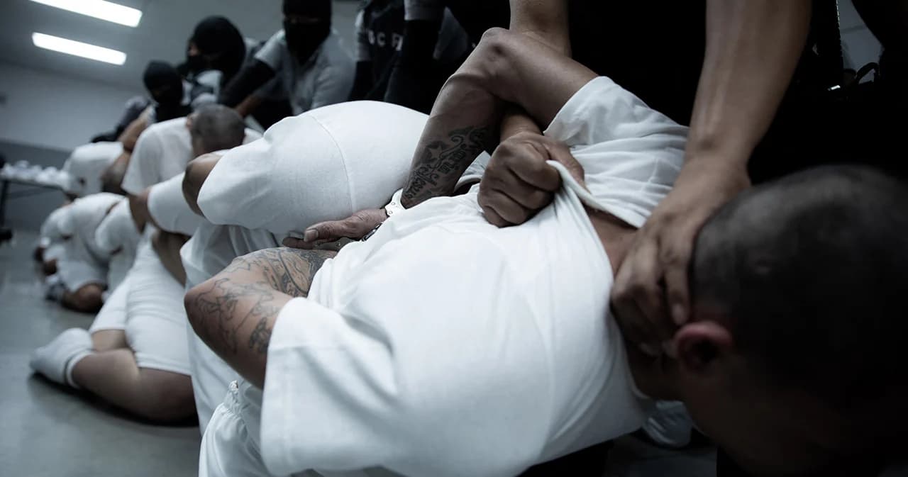 อเมริกาเข้าใกล้วิกฤตรัฐธรรมนูญ? ‘ทรัมป์’ ท้าทายศาลรัฐบาลกลาง เมินคำสั่งระงับเนรเทศแก๊งเวเนซุเอลา