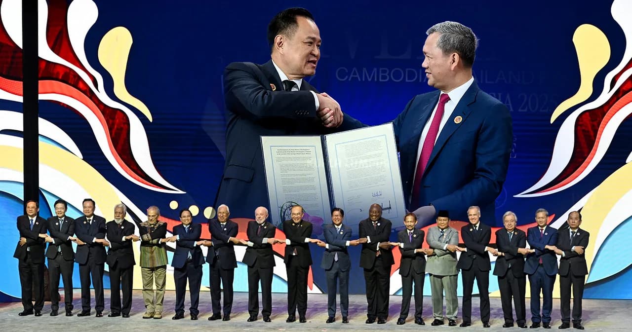 'อาเซียน’ สอบไม่ผ่าน? วิกฤตชายแดนไทย-กัมพูชา เมื่อเสียงปืนดังกว่าเสียงประชาคมภูมิภาค